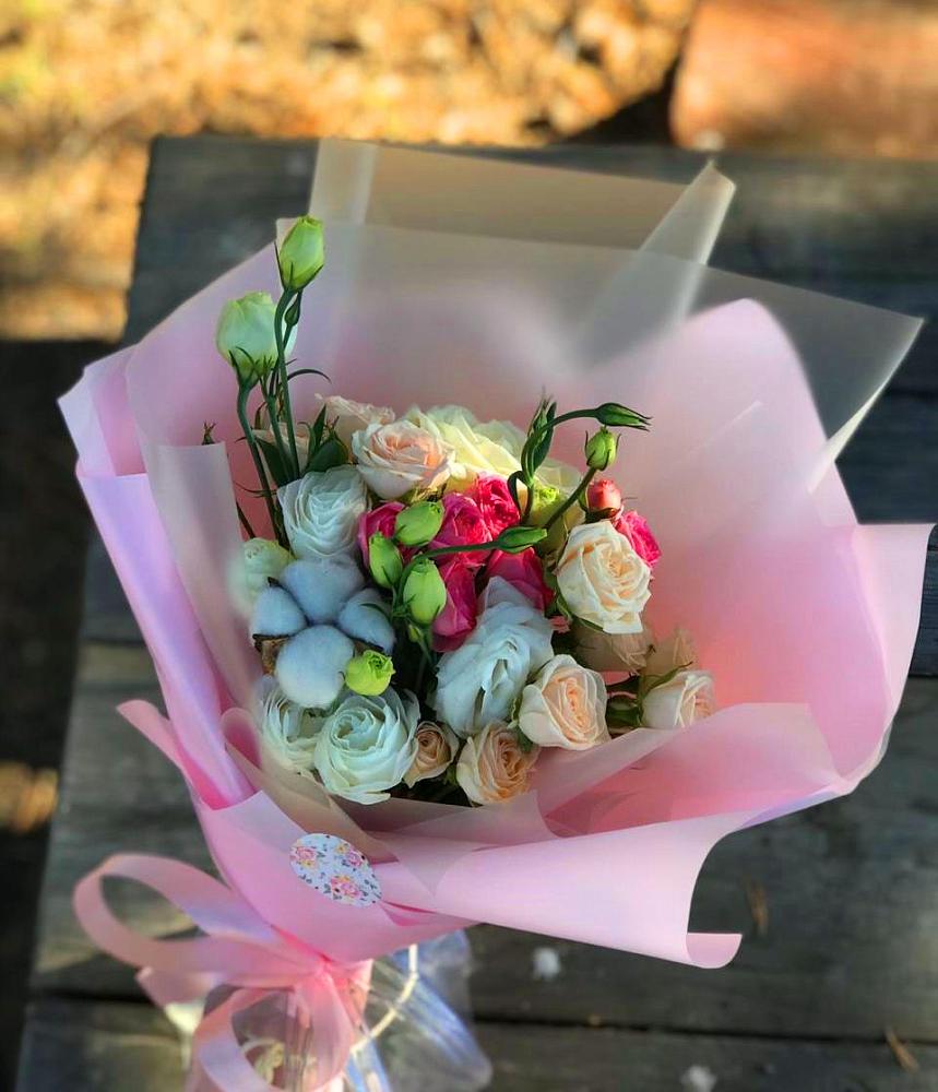 Букет цветов из: Розы и Лизиантусы в Верхней Кугульте