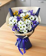 Букет цветов из:  Розы, Ирисы и Хризантемы в Верхней Кугульте