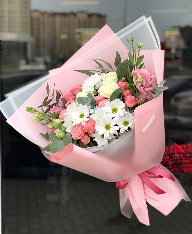 Букет цветов из: Розы, Лизиантусы и Хризантемы в Верхней Кугульте